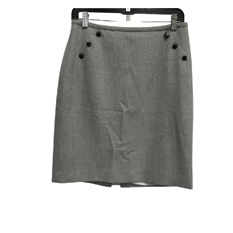 Skirt Mini & Short By White House Black Market In Grey, Size: 6