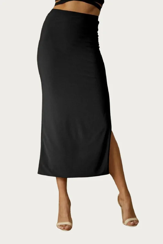 Solid Side Slit Skirt In Black